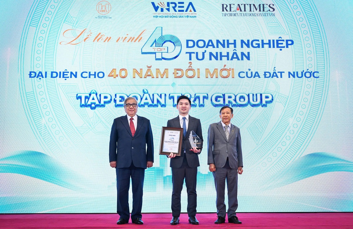 Phó Chủ tịch HĐQT T&T Group Đỗ Vinh Quang tại lễ vinh danh.