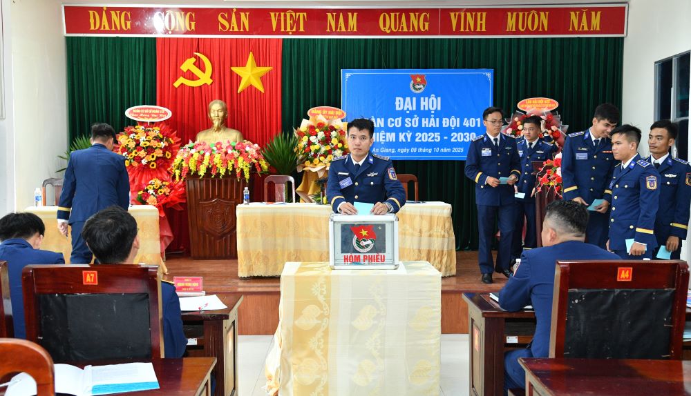 Tuổi trẻ Hải đội 401 xung kích trong nhiệm vụ thực thi pháp luật trên biển