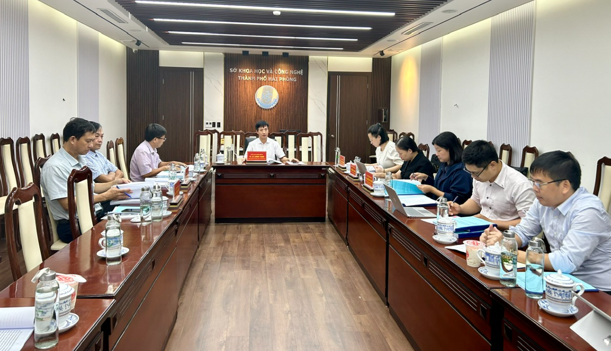 Xây dựng mô hình sản xuất thương phẩm giống ngô nếp lai HN92