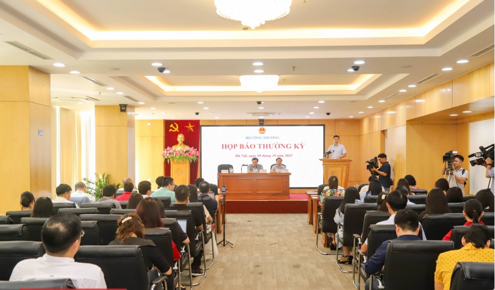 Quang cảnh buổi Họp báo thường kỳ quý III/2025 của Bộ Công Thương