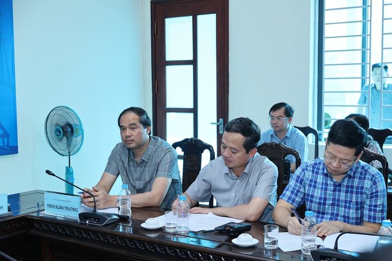 Thủ tướng giao tỉnh Thái Nguyên xây dựng dự án đầu tư đường và đê hai bên sông Cầu (mỗi bên dài khoảng 17 km), triển khai nhanh nhất có thể trong tình trạng khẩn cấp