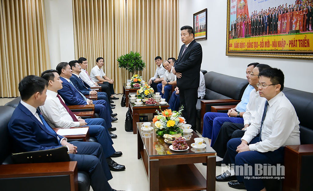Lãnh đạo tỉnh Ninh Bình thăm, chúc mừng các doanh nghiệp nhân Ngày Doanh nhân Việt Nam 13/10