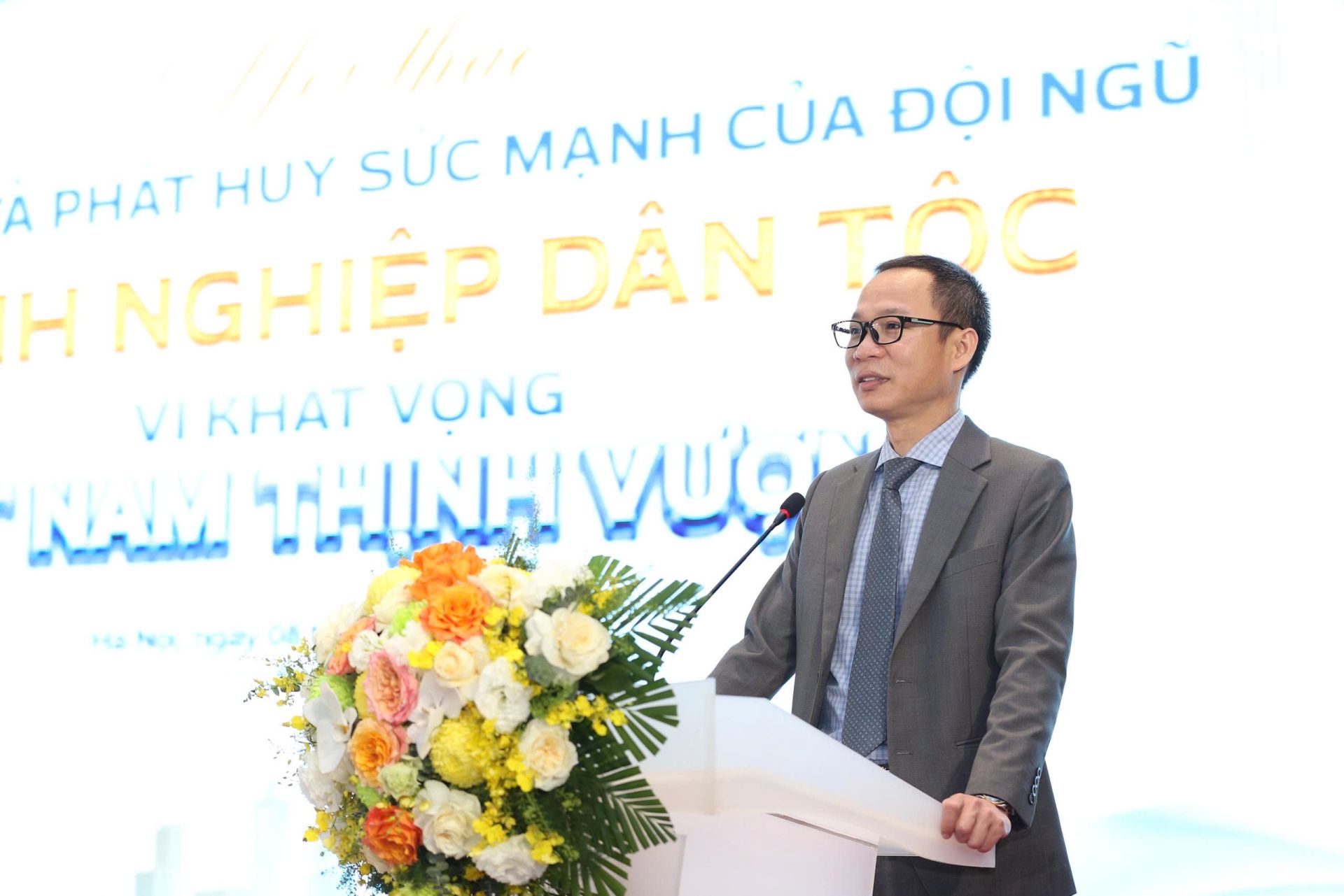 Nhà báo Phạm Nguyễn Toan, Phó Chủ tịch Hiệp hội Bất động sản Việt Nam, Tổng Biên tập Tạp chí điện tử Bất động sản Việt Nam phát biểu tại sự kiện Nhà báo Phạm Nguyễn Toan, Phó Chủ tịch Hiệp hội Bất động sản Việt Nam, Tổng Biên tập Tạp chí điện tử Bất động sản Việt Nam phát biểu tại sự kiện