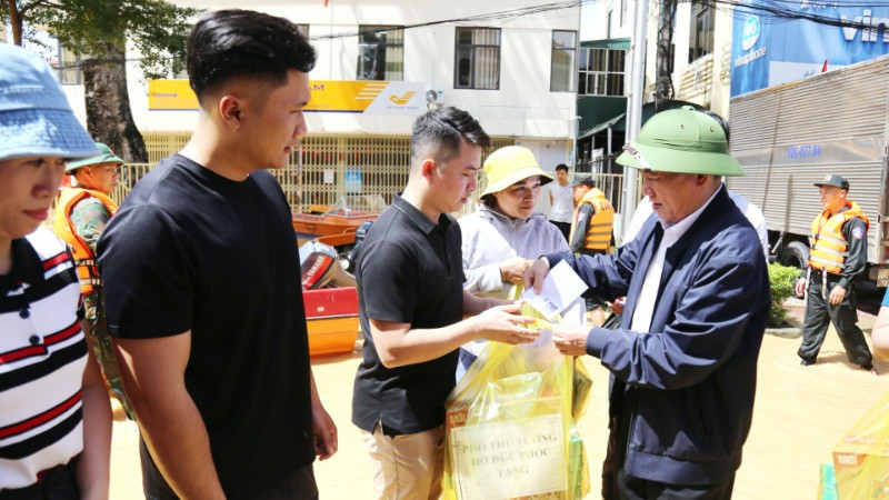 Phó Thủ tướng Hồ Đức Phớc kiểm tra, chỉ đạo công tác ứng phó, khắc phục hậu quả mưa lũ tại Lạng Sơn