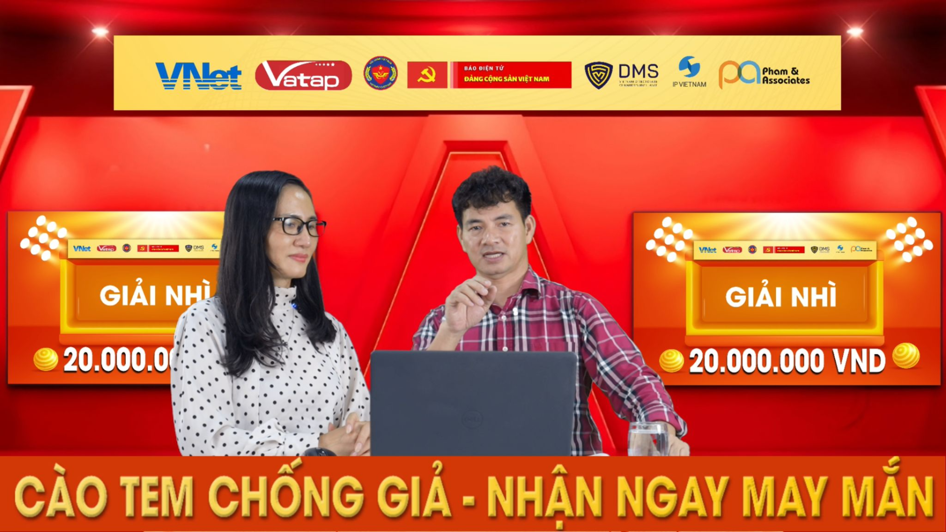 Bà Lê Thị Tình Tuyết (Công ty Cổ phần VNet) tham gia quay thưởng tại Chương trình