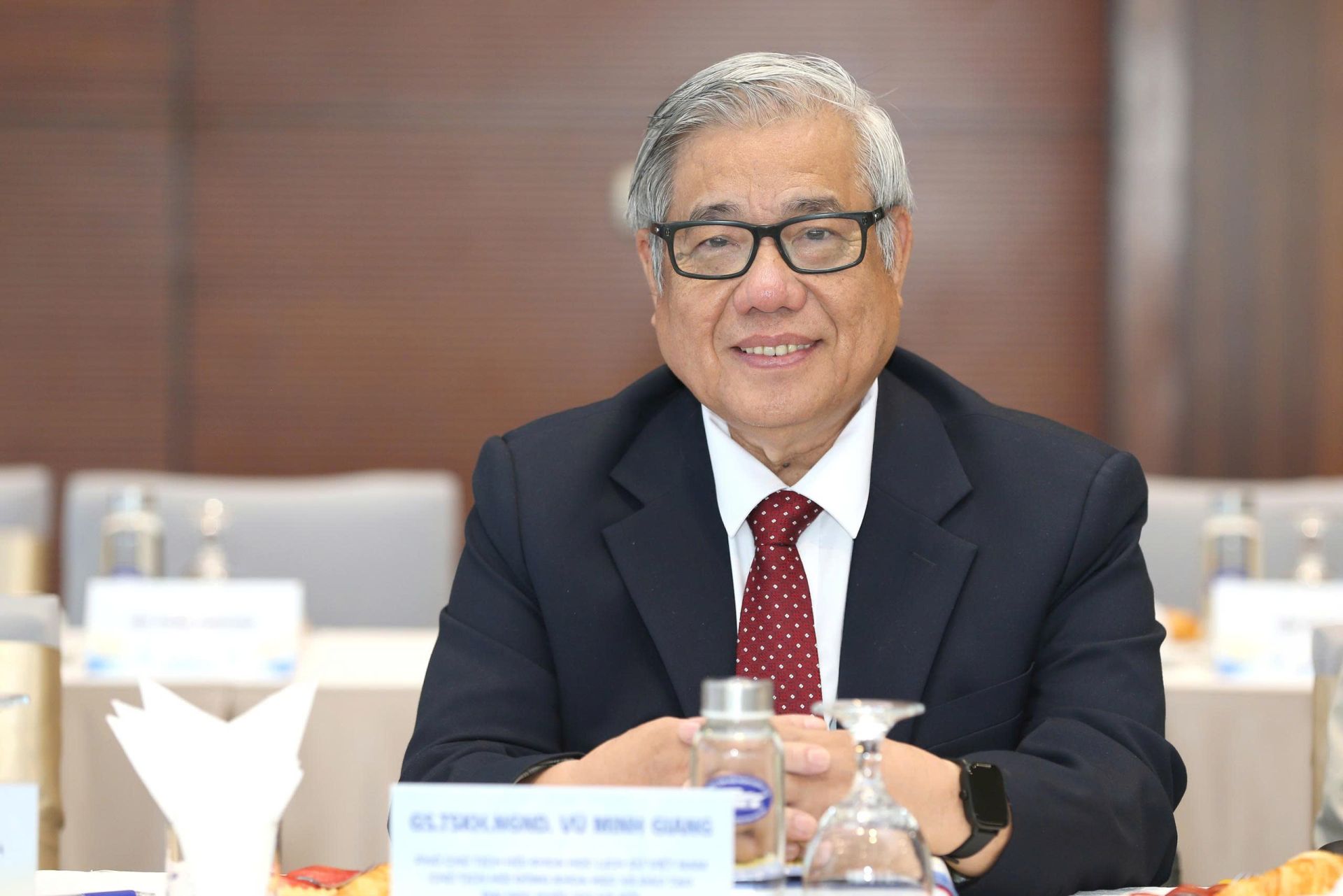 GS.TSKH.NGND. Vũ Minh Giang, Phó Chủ tịch Hội Khoa học Lịch sử Việt Nam, Chủ tịch Hội đồng Khoa học và Đào tạo Đại học Quốc gia Hà Nội GS.TSKH.NGND. Vũ Minh Giang, Phó Chủ tịch Hội Khoa học Lịch sử Việt Nam, Chủ tịch Hội đồng Khoa học và Đào tạo Đại học Quốc gia Hà Nội