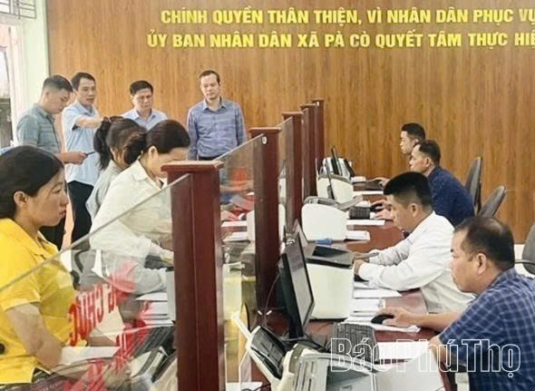 Trung tâm Phục vụ hành chính công xã vùng cao Pà Cò đã có đường truyền mạng số liệu chuyên dùng và mạng internet kết nối, với tốc độ tối thiểu 6 Mbps, bảo đảm vận hành ổn định Trung tâm Phục vụ hành chính công xã vùng cao Pà Cò đã có đường truyền mạng số liệu chuyên dùng và mạng internet kết nối, với tốc độ tối thiểu 6 Mbps, bảo đảm vận hành ổn định