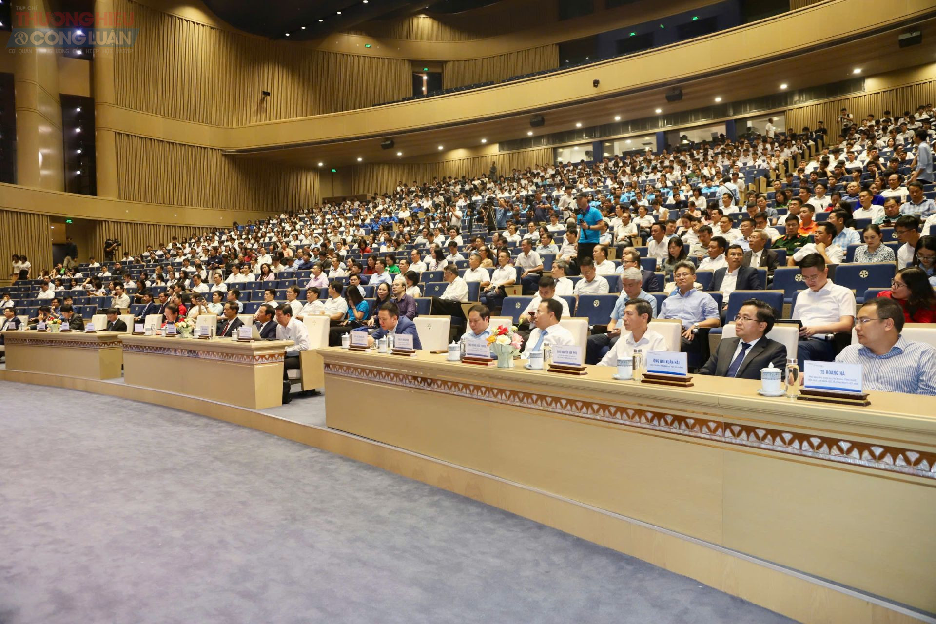 Quang cảnh Lễ khai mạc. Quang cảnh Lễ khai mạc.