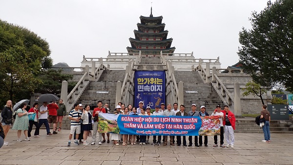 Đoàn HHDL Ninh Thuận- Khánh Hòa tại Bảo tàng dân tộc quốc gia Hàn Quốc