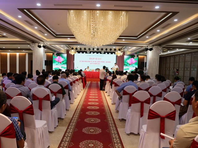 Nghệ An cơ bản hoàn tất chi trả chế độ cho hơn 2.700 cán bộ, công chức, viên chức nghỉ việc