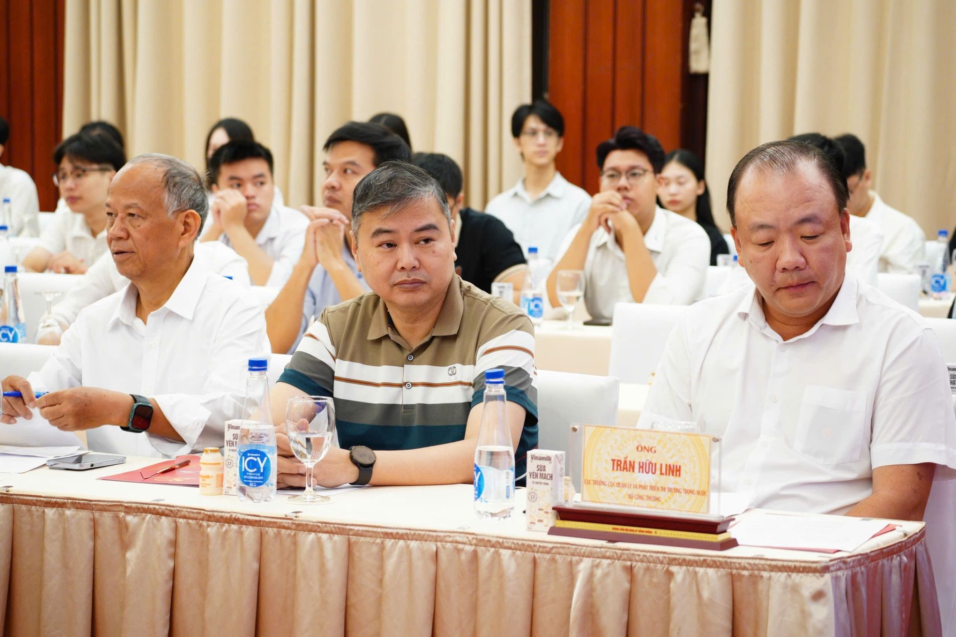 Cá đại biểu tham dự diễn đàn