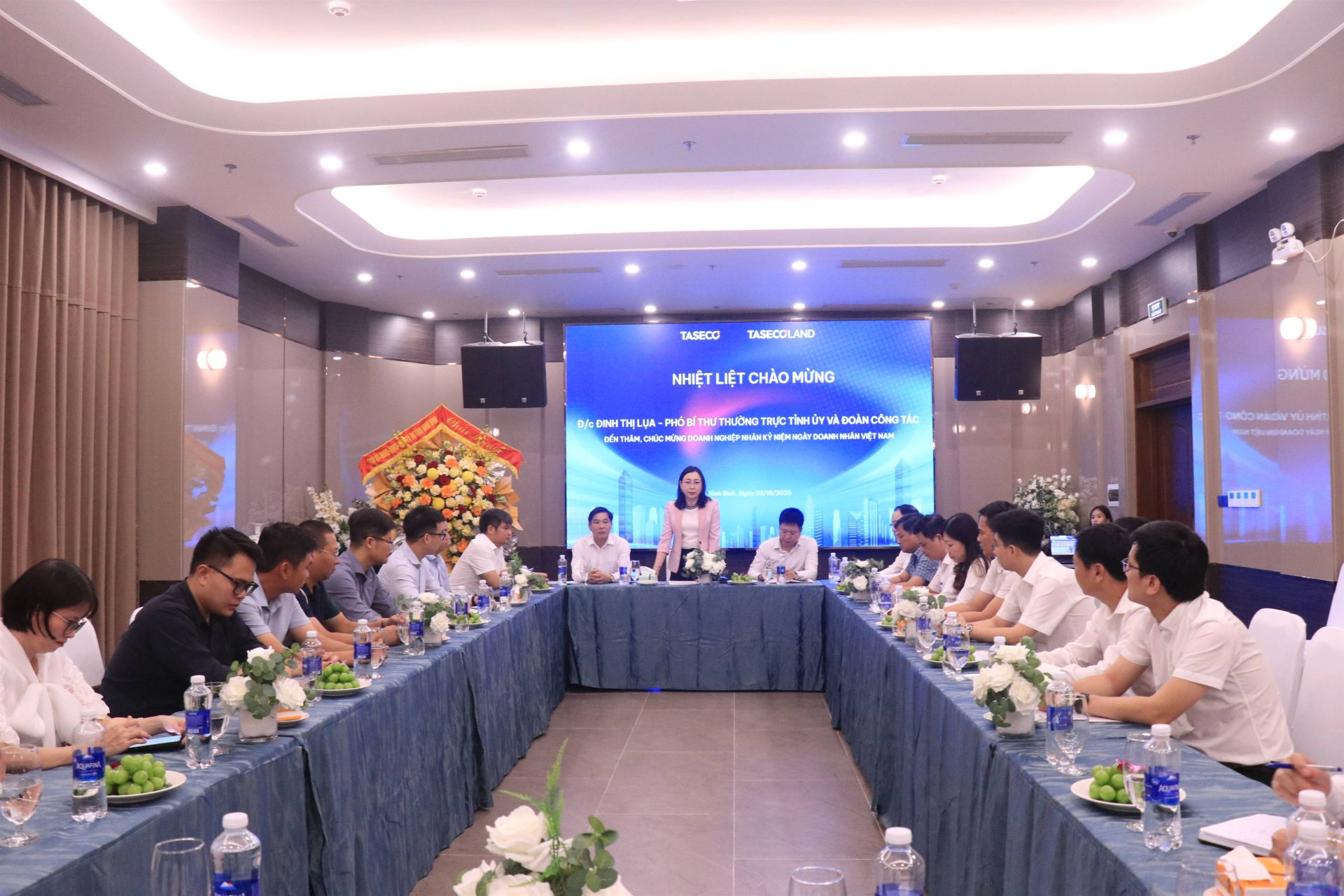 phát biểu chúc mừng và động viên Công ty cổ phần Tập đoàn TASECO phát biểu chúc mừng và động viên Công ty cổ phần Tập đoàn TASECO
