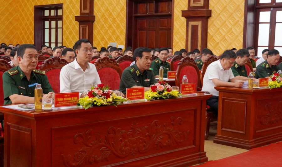 Các đại biểu tham dự buổi trao thưởng.