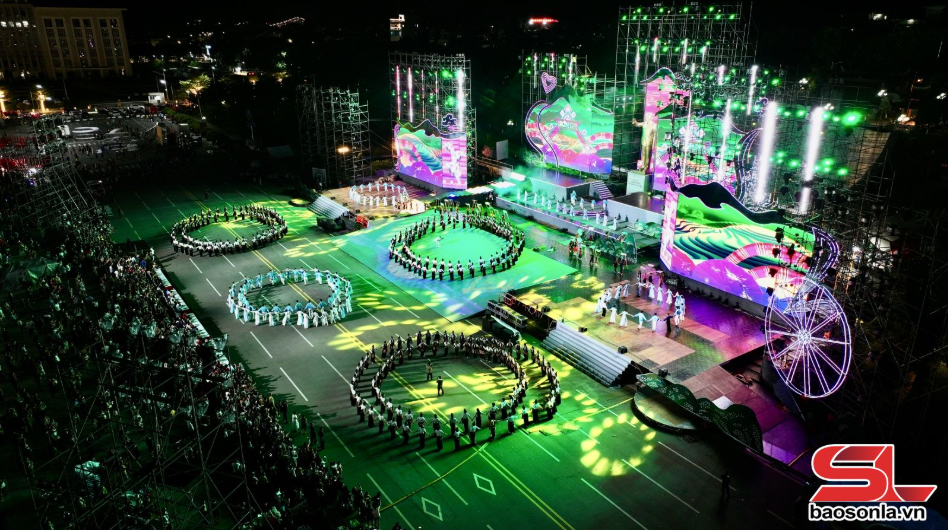 Toàn cảnh buổi tổng duyệt.