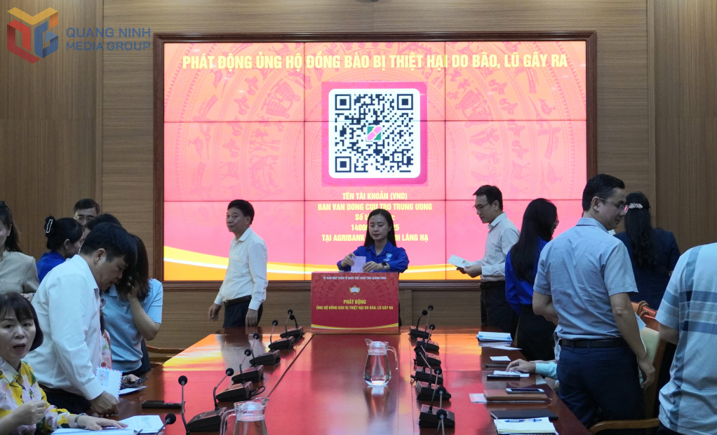 Cán bộ, công chức, người lao động Cơ quan Ủy ban MTTQ Việt Nam tỉnh hưởng ứng lễ phát động.