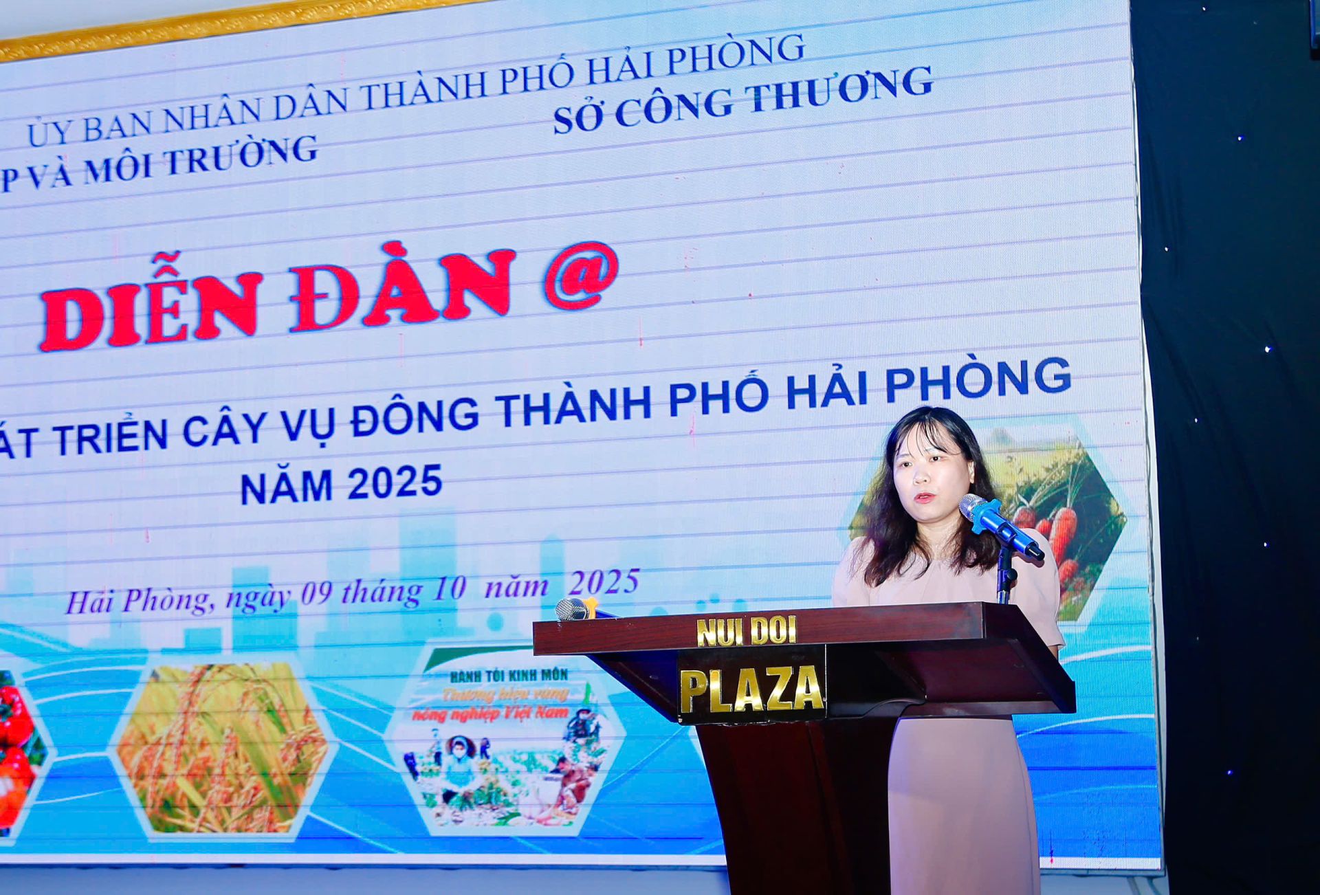 Lãnh đạo Sở Công thương phát biểu tại Diễn đàn. Lãnh đạo Sở Công thương phát biểu tại Diễn đàn.
