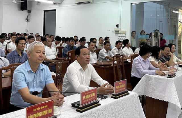 Lãnh đạo quan khách tham dự Lễ xuất quân. Ảnh: Viết Hiền Lãnh đạo quan khách tham dự Lễ xuất quân. Ảnh: Viết Hiền