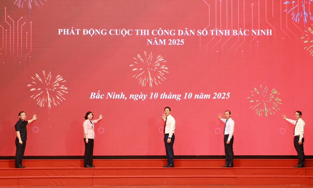 Các đại biểu bấm nút phát động Cuộc thi 