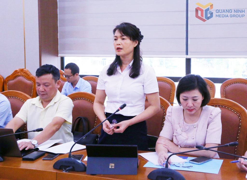 Đại diện cơ sở giáo dục trên địa bàn tỉnh đóng góp ý kiến vào dự thảo các luật.