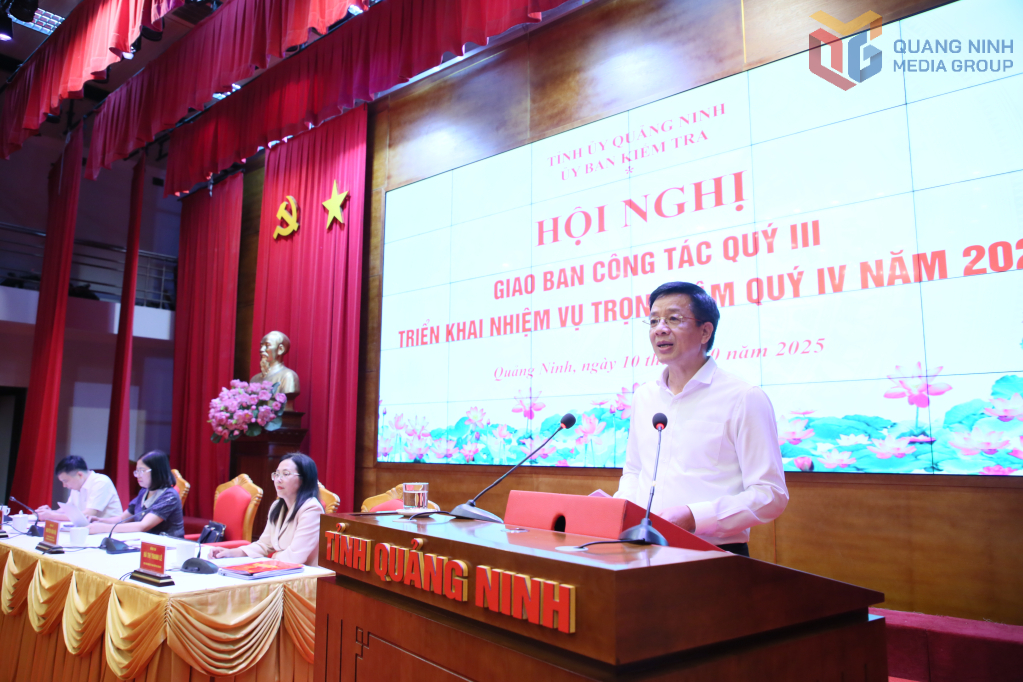 Ông Nguyễn Văn Hồi, Ủy viên Ban Thường vụ, Chủ nhiệm Ủy ban Kiểm tra Tỉnh ủy Quảng Ninh phát biểu tại hội nghị.