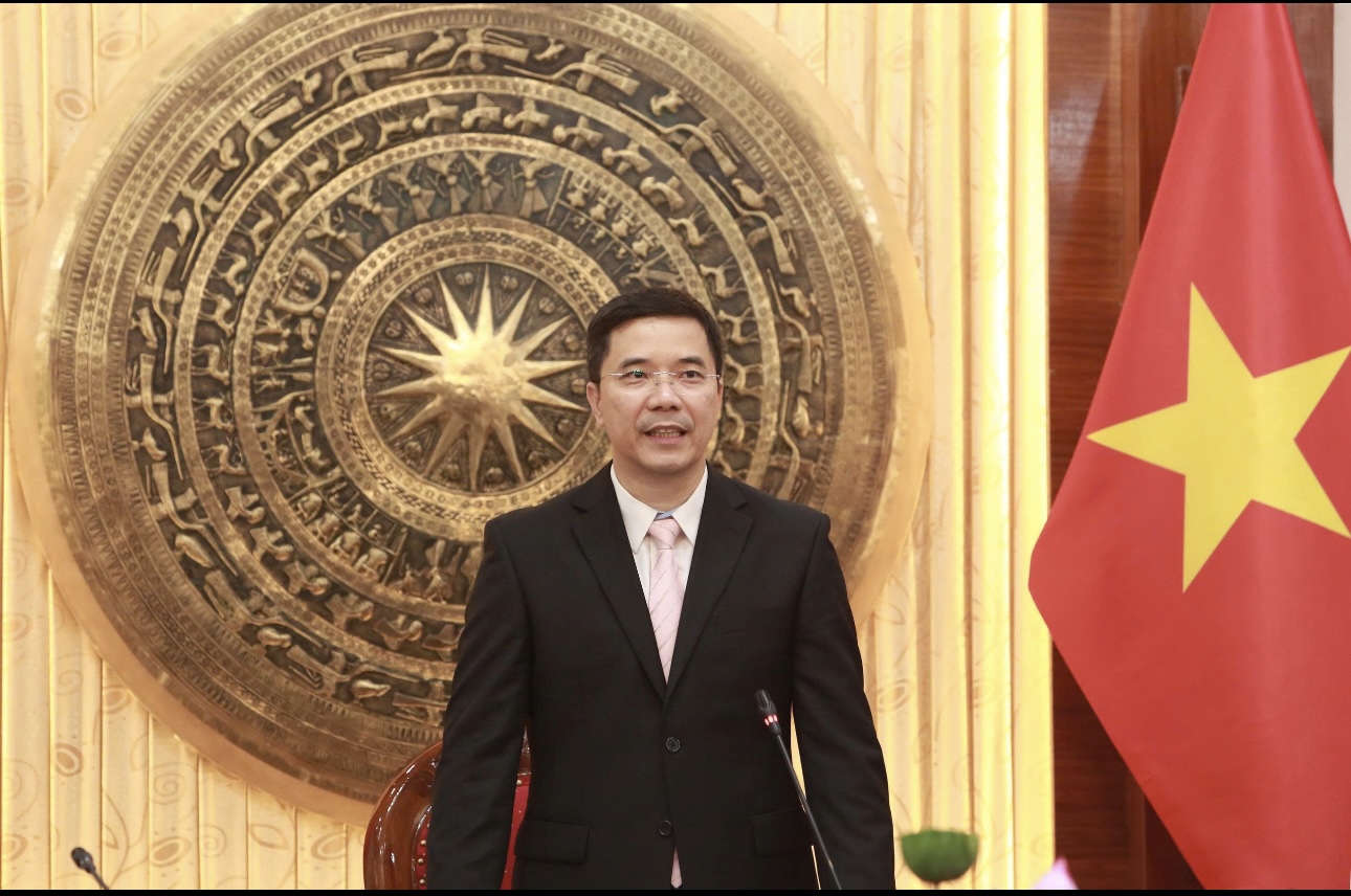 Ông Nguyễn Hồng Phong - Phó Bí thư Thường trực Tỉnh ủy phát biểu tại buổi họp