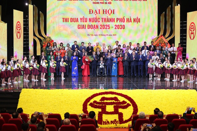 Thủ tướng Phạm Minh Chính, Phó Chủ tịch nước Võ Thị Ánh Xuân cùng các đại biểu dự Đại hội Thủ tướng Phạm Minh Chính, Phó Chủ tịch nước Võ Thị Ánh Xuân cùng các đại biểu dự Đại hội