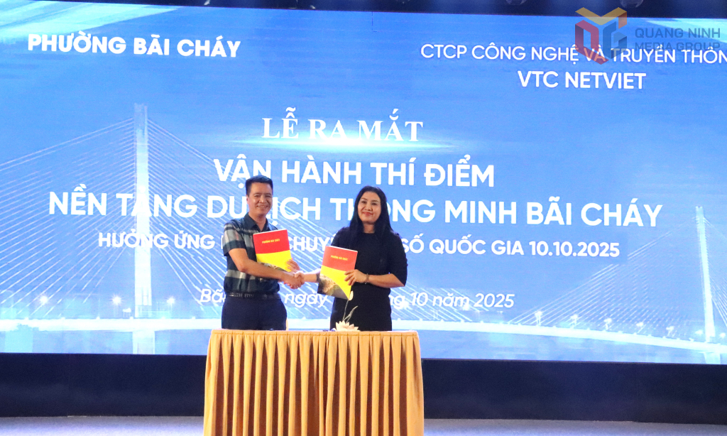 Đại diện phường Bãi Cháy và Công ty CP Công nghệ & Truyền thông VTC Netviet ký kết thỏa thuận đồng hành phát triển Đại diện phường Bãi Cháy và Công ty CP Công nghệ & Truyền thông VTC Netviet ký kết thỏa thuận đồng hành phát triển