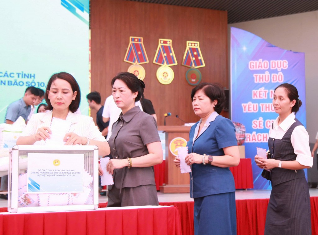 Ngành Giáo dục Thủ đô chung tay hỗ trợ các tỉnh bị thiệt hại do bão lũ