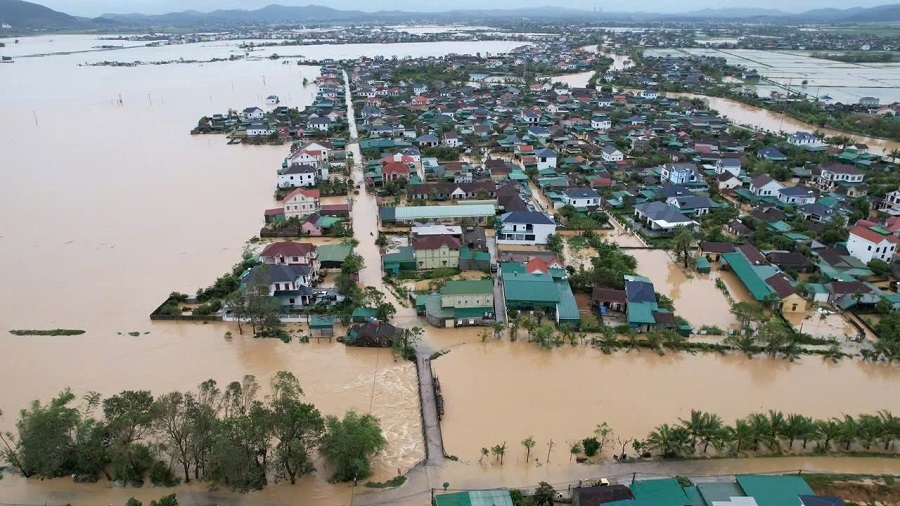 WHO cấp hơn 850.000 viên lọc nước cho người dân ảnh hưởng bởi bão số 10