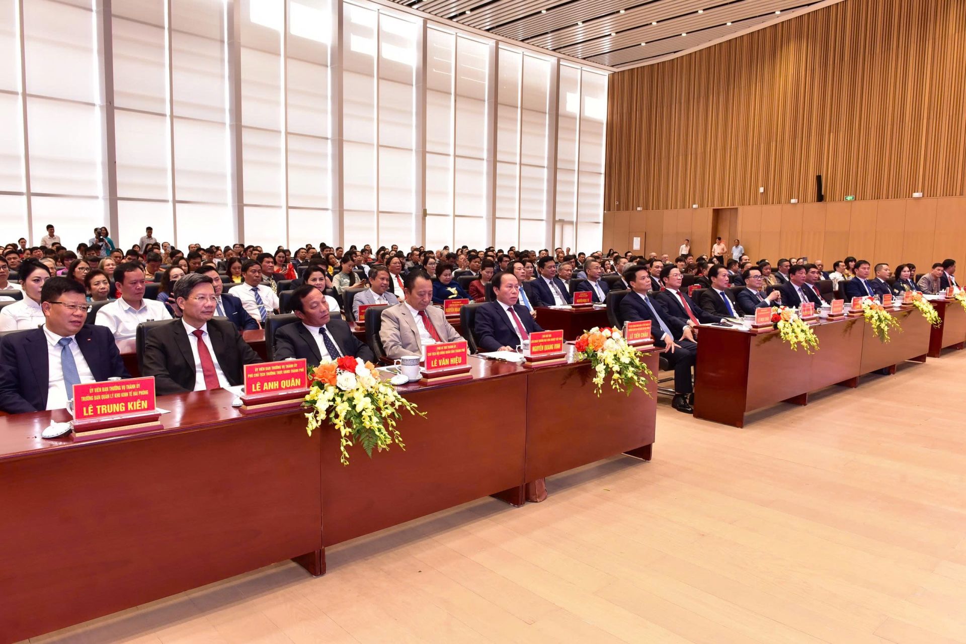 Quang cảnh hội nghị. Quang cảnh hội nghị.