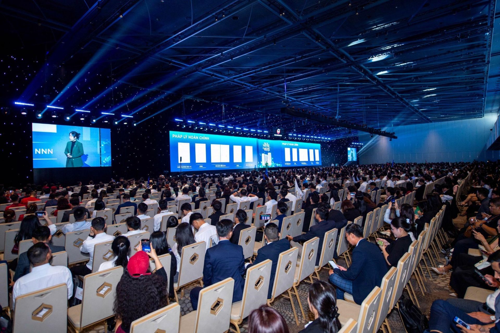 Hơn 3.000 “đại sứ” tham dự “siêu sự kiện” ngày 10/10 - dự báo “dậy sóng” thị trường cuối năm 2025 tại TP HCM. Hơn 3.000 “đại sứ” tham dự “siêu sự kiện” ngày 10/10 - dự báo “dậy sóng” thị trường cuối năm 2025 tại TP HCM.