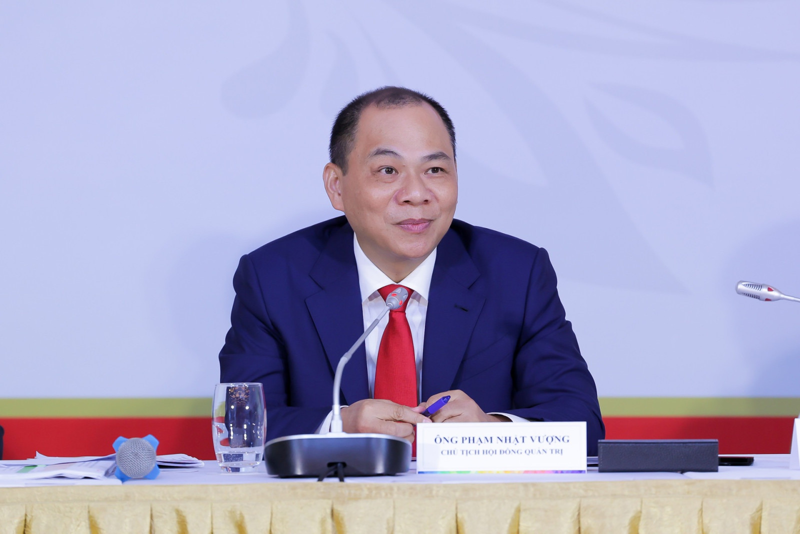 Tỷ phú Phạm Nhật Vượng hoàn tất chuyển nhượng hơn 60 triệu cổ phiếu VIC