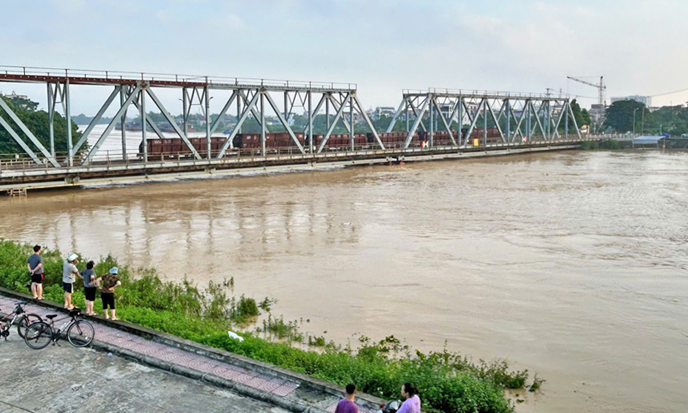 Tuyệt đối không được chủ quan, lơ là, bảo đảm an toàn hệ thống đê điều trên sông Cầu và sông Thương