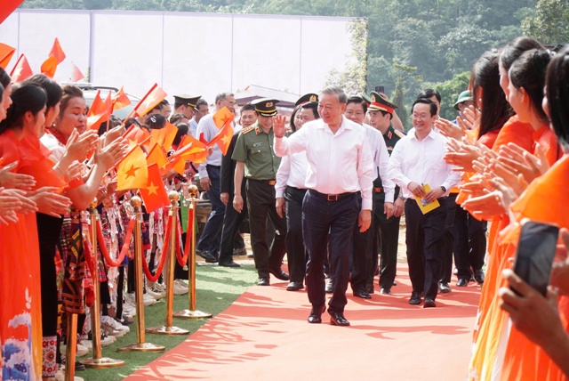 Tổng Bí thư Tô Lâm cùng các đồng chí lãnh đạo Đảng, Nhà nước, bộ, ngành Trung ương, tỉnh Nghệ An dự Lễ khởi công xây dựng Trường Phổ thông nội trú liên cấp TH và THCS Na Ngoi.