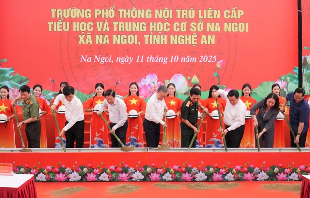 Tổng Bí thư Tô Lâm dự lễ khởi công trường nội trú liên cấp Na Ngoi, tỉnh Nghệ An