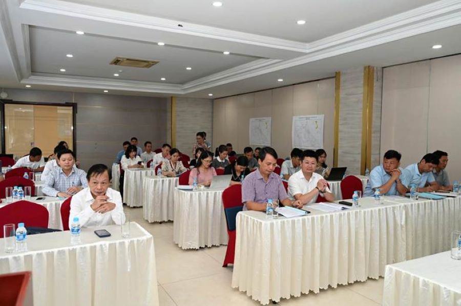 Các đại biểu tham gia hội nghị.