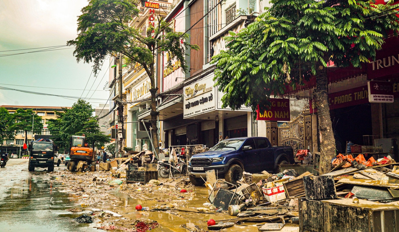 Sẽ miễn, giảm thuế cho doanh nghiệp, hộ, cá nhân kinh doanh bị thiệt hại do bão và mưa lũ sau bão. Ảnh: Đức Nguyễn.