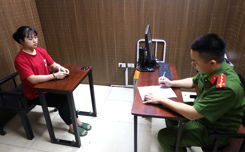 Đối tượng Hoàng Thị Thắm tại cơ quan điều tra