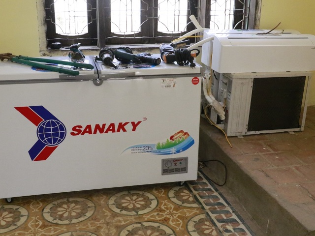 Các tang vật vụ án thu giữ được trong vụ án.