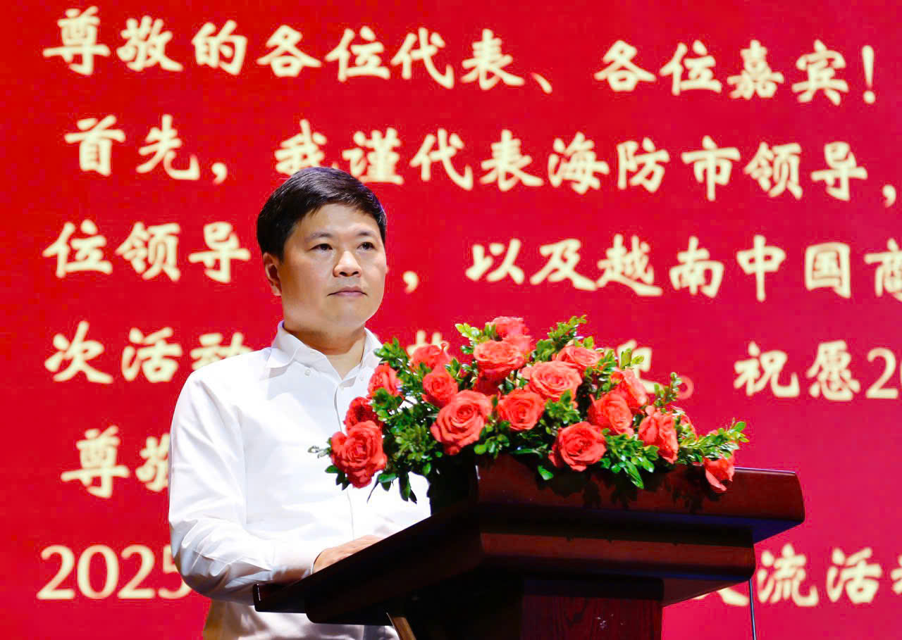 Phó Chủ tịch UBND thành phố Hoàng Minh Cường phát biểu tại buổi giao lưu.