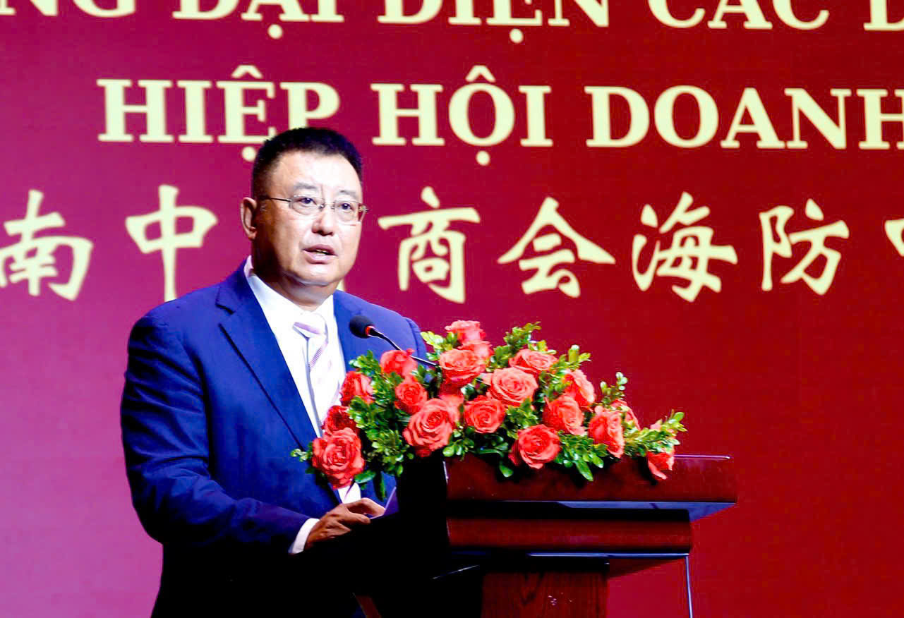 Ông Liwei, Trưởng đại diện các doanh nghiệp Trung Quốc tại Hải Phòng phát biểu tại chương trình.