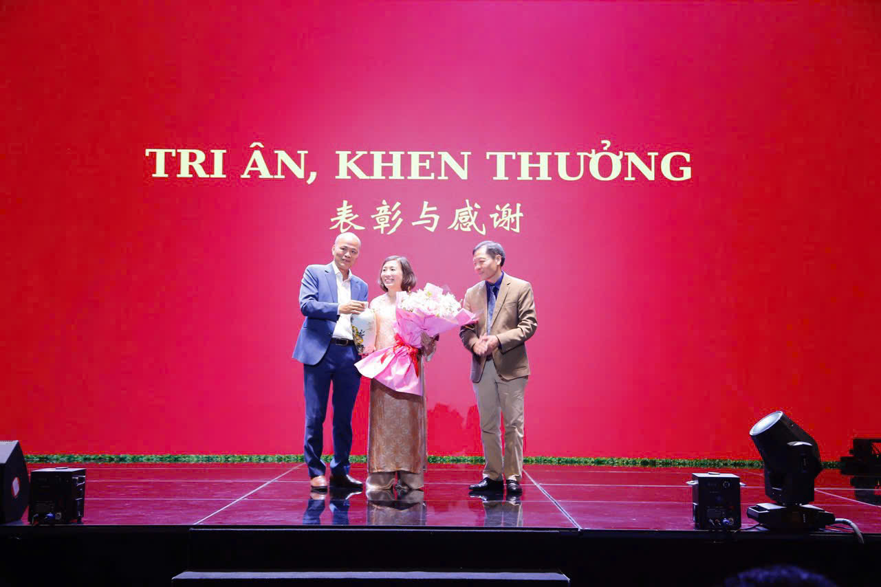 Hội Hữu nghị Việt Nam – Trung Quốc thành phố tri ân đồng chí Đào Khánh Hà vì những đóng góp trong công tác đối ngoại nhân dân và tăng cường tình hữu nghị giữa hai nước.