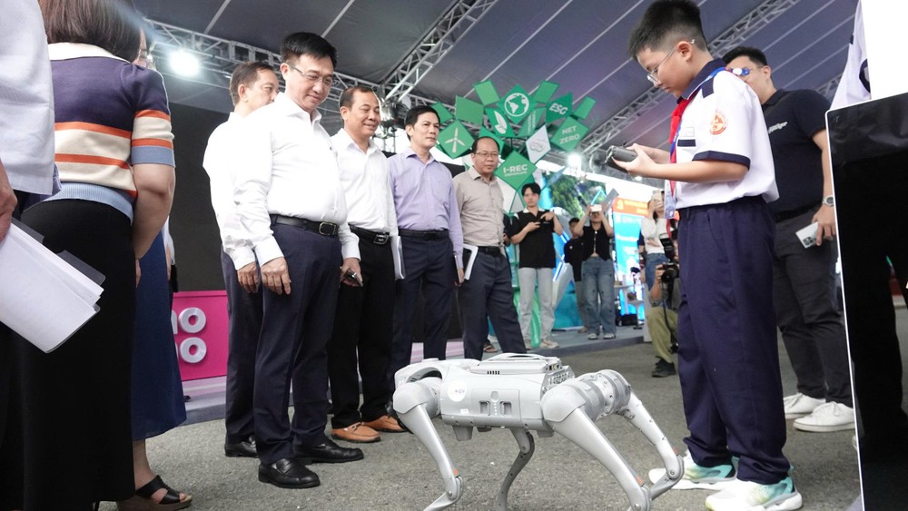 Hơn 650 sản phẩm công nghệ chiến lược trưng bày tại Đại hội đại biểu Đảng bộ TP. HCM Ảnh: HÀ THƯ