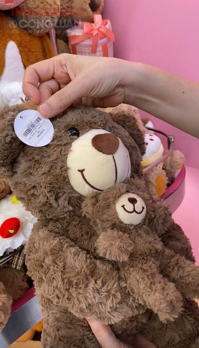 Ghi nhận nhiều sản phẩm không dán tem nhãn phụ, không có thông tin đầy đủ bằng tiếng Việt theo quy định