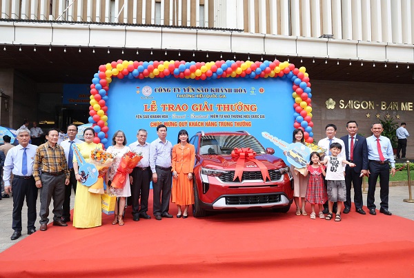 Trao giải chương trình “Yến sào Khánh Hòa Sanest Sanvinest - Niềm tự hào thương hiệu quốc gia 2025”