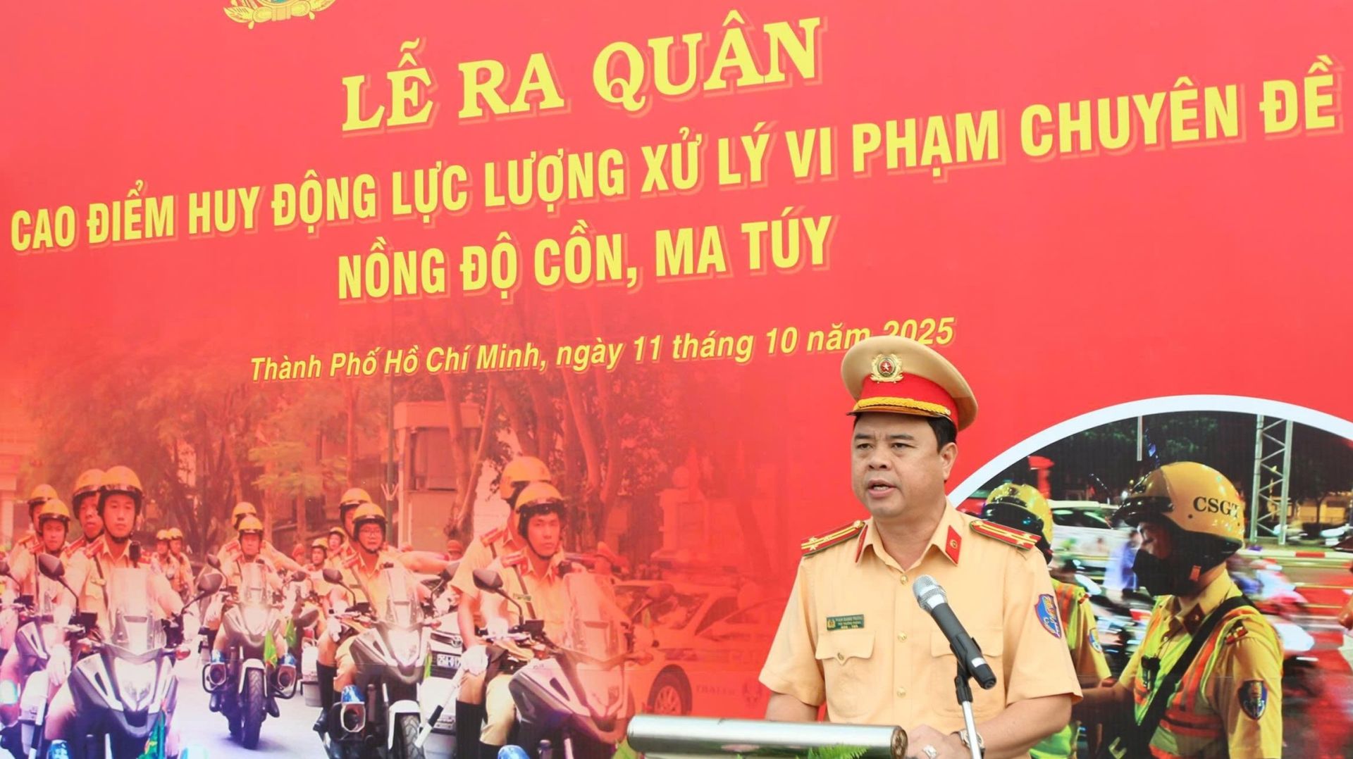 Thượng tá Phạm Quang Trưởng, Phó trưởng phòng Cảnh sát giao thông, Công an TP. HCM phát biểu tại Lễ ra quân
