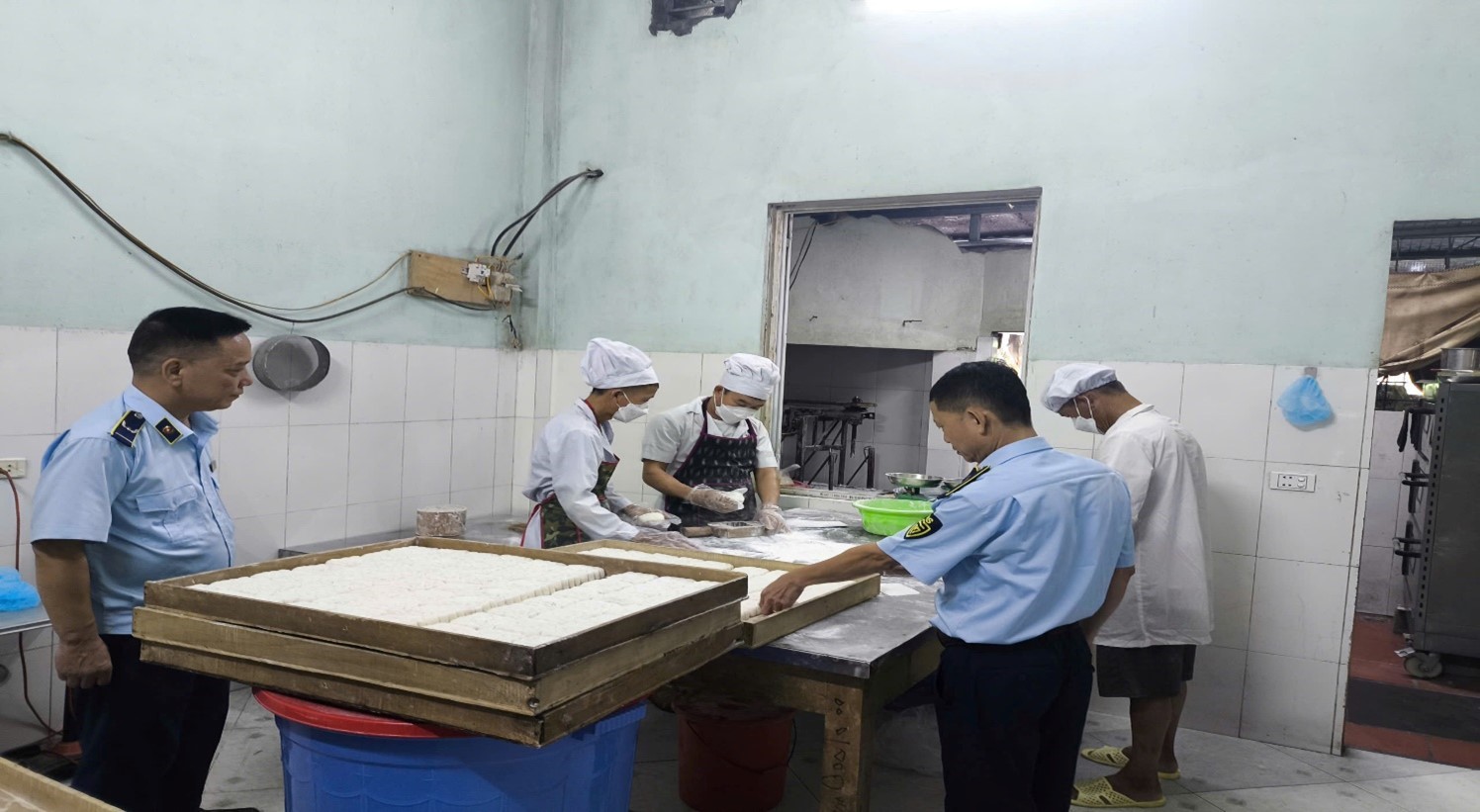 Cán bộ QLTT kiểm tra thực tế tại sơ sở