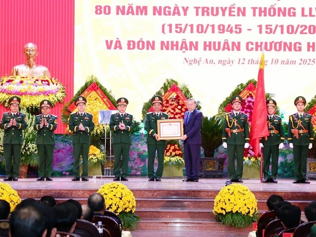 Tổng Bí thư Tô Lâm dự lễ kỷ niệm 80 năm ngày truyền thống lực lượng vũ trang Quân khu 4