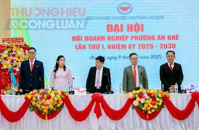 Đoàn Chủ Tịch Hội.