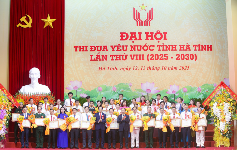 Hà Tĩnh: Vinh danh 100 tập thể và cá nhân điển hình tiên tiến